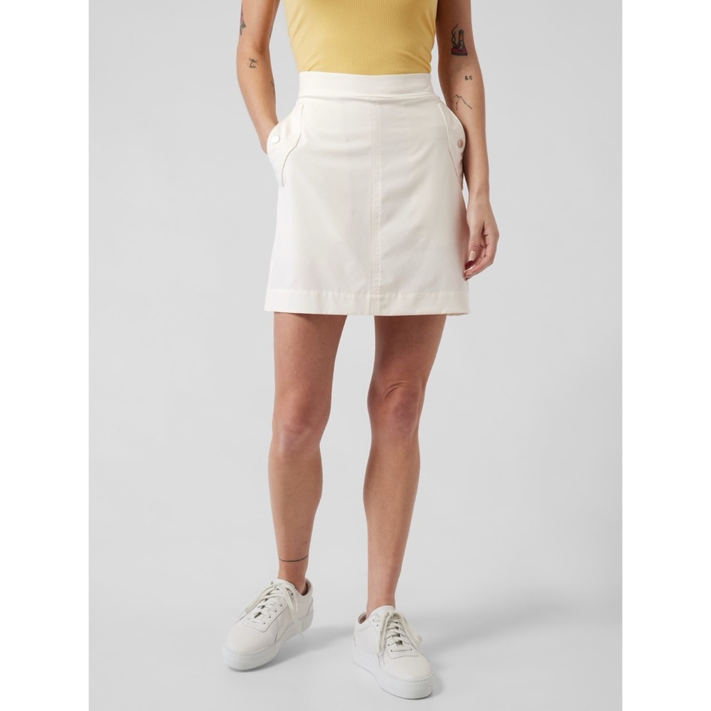 Athleta Vienna Cargo Skort Magnolia White Built in Shorts Size 2 Pockets 305514